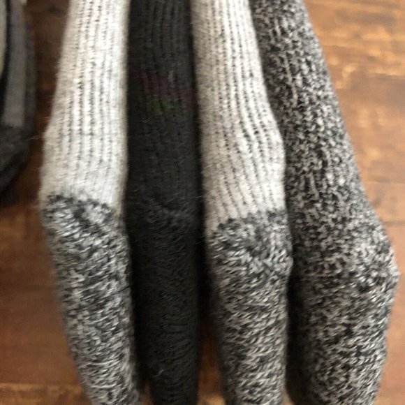 Hanes men’s premium cushioned liner 2 of four (4) socks in each pack total of 8 - Picture 4 of 8